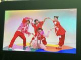 停車中にTVを楽しむことができ、待ち時間も快適に過ごせます。家族でのドライブや休憩時間に最適です。