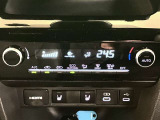 オートエアコンなので室内で快適に過ごせます。
