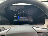 色々なクルマの情報がデジタルで確認出来るメーターで運転もらくらく◎