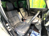 運転席シート廻りは使用感も少なく、良好な状態となっています。丁寧に使われていたことがよくわかりますね。
