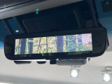 【デジタルインナーミラー】後席の大きな荷物や同乗者で後方が確認しづらい時でも安心!カメラが撮影した車両後方の映像をルームミラー内に表示。クリアな視界で状況の確認が可能です!