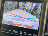 【バックカメラ】駐車時に後方がリアルタイム映像で確認できます。大型商業施設や立体駐車場での駐車時や、夜間のバック時に大活躍!運転スキルに関わらず、今や必須となった装備のひとつです!
