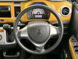 握りやすいステアリングは、運転のしやすさを追求。操作性も高く、スムーズなハンドリングを実現します。