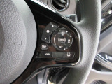 Hondaセンシングの機能のひとつ、アダプティブクルーズコントロール付!アクセルから足を離しても設定したスピードと前車との車間を保ち走行してくれます!車線維持もアシスト☆高速道路で疲労軽減ですね☆