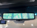 【デジタルインナーミラー】後席の大きな荷物や同乗者で後方が確認しづらい時でも安心!カメラが撮影した車両後方の映像をルームミラー内に表示。クリアな視界で状況の確認が可能です!