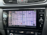 【日産純正の大画面ナビゲーション!】遠くへのお出かけする際の心強い味方です!自車位置の確認はもちろん、Bluetooth接続や機能も充実。大きな画面で各操作もしやすく安心です。
