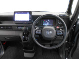 機能的にまとめられた運転席回り。運転しやすさにこだわりました。