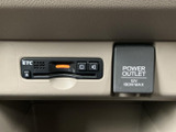 視認性の高いメーターで、速度や回転数をしっかり確認できます。運転に必要な情報を的確に把握し、安全運転をサポートします。