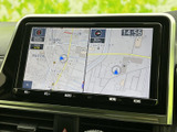 見やすい地図表示で、運転中のナビゲーションをサポート。スムーズなルート案内で、目的地への到着を安心してお任せください。