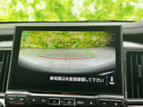 狭い場所でも安心のバックモニター。ガイドライン表示で、駐車や車庫入れがスムーズに行えます。安全運転をサポートする頼もしい機能です。