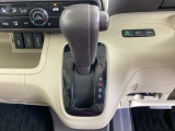 手に馴染むシフトノブで、操作がスムーズに。毎日のドライブがもっと楽しく快適になります。