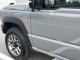 ドライバーの視界を妨げない、広々とした室内空間。快適な運転環境を実現しています。細部までこだわったデザインが、上質な雰囲気を演出します。