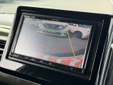 【バックカメラ】駐車時に後方がリアルタイム映像で確認できます。大型商業施設や立体駐車場での駐車時や、夜間のバック時に大活躍!運転スキルに関わらず、今や必須となった装備のひとつです!