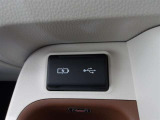 スマホやタブレットの充電ができます♪