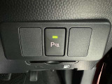 コーナーセンサーを車の前後に装備。障害物までの距離に応じて警告音を変えてお知らせ。縦列駐車時や駐車場・車庫などでの取り回しをサポートします。詳細は販売店スタッフまでおたずねください。