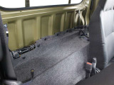 運転席後ろ側の収納スペースです。