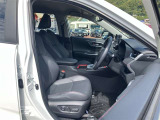 運転席・助手席です