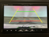 【バックカメラ】運転が苦手な方も車庫入れラクラクです!ギアをリバースに入れれば自動的に切り換わりますので、面倒な操作は不要です♪狭い駐車場もお車を傷つけず安心ですね!