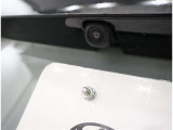 バックカメラが付いているので後方確認が非常にしやすいです。今や運転初心者も熟練者も必須装備!ついていて損はないですね♪