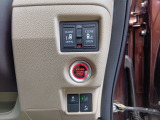 リア両側パワースライドドアです。運転席にあるスイッチによる操作も可能です。