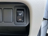 運転席にはシートヒーターも付いてます♪
