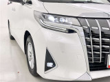 フォグランプ装着車です。暗い夜道の車両前方を明るく照らします