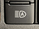 対向車がいないとき、見通しの悪い道路は暗くて怖いですよね。。。こちらのクルマはオートマチックハイビーム搭載です!対向車の有無で自動でハイ・ロウビームに切り替えます。