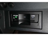 すっきりとインストールされた純正ビルトインETC。見た目もさることながら実用性も充分です。
