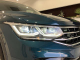・まるでガラス細工のようなヘッドライトのデザインです。車種によってデザインが様々ですので是非1度見比べてみてください。