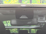 【トヨタセーフティセンス】走行中に前方の車両等を認識し、衝突しそうな時は警報とブレーキで衝突回避と被害軽減をアシスト。より安全にドライブをお楽しみいただけます。