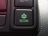 エンジン、エアコンなどを制御し低燃費な『ECONモード』に、また走りを楽しみたいとき、空調など快適性を重視したいときにはスイッチOFFで通常モードに切り替えができます!