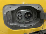 外部電からの充電プラグを差し込む充電用ソケット。