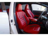 Fスポーツ専用本革シートです。運転席助手席ヒーター・ベンチレーション付き