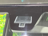 【レーダーブレーキサポート】走行中に前方の車両等を認識し、衝突しそうな時は警報とブレーキで衝突回避と被害軽減をアシスト。より安全にドライブをお楽しみいただけます。