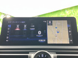 多彩な音源に対応し、車内を最高の音空間に。お好みの音楽を、高音質で楽しめます。使いやすいインターフェースで、操作も簡単です。