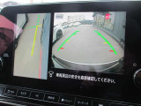 スイッチ操作により、「トップビュー」「フロントビュー」「サイドブラインドビュー」を切り替えが可能です。