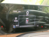 視認性の高いメーター類が、運転に必要な情報を的確に伝えます。運転状況が一目でわかり、運転に集中できます。洗練されたデザインも魅力です。