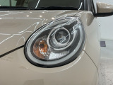 LEDヘッドライトは、点灯の瞬間から最大光量を発揮し、突然暗くなるトンネルなどでの安定感を高めます。