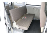 ■車内クリーニング■専門スタッフが見えないところまで徹底洗浄!車内のニオイもリフレッシュ!目に見えないところまで美しくがモットーです。だから、当店の中古車は内装にも自信があります!
