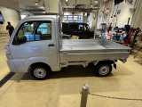 外装に目立つようなキズや凹みはみられず状態良く保たれていますが、中古車なので全くの無キズということはありません。外装の状態につきましては実車にてご確認をお願いします。