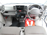 運転席操作部全体になります!色の剥げなどなく綺麗です!ぜひ一度ご来店になり実車をご覧ください!もちろん遠方のお客様からのお問い合わせも大歓迎です!