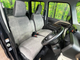 運転席シート廻りは使用感も少なく、良好な状態となっています。丁寧に使われていたことがよくわかりますね。