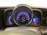 視認性の高いメーター類で、運転に必要な情報を的確に把握できます。運転状況が一目でわかり、安全運転をサポートします。