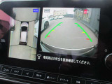 自車を真上から見下ろすように映し出すので周囲の状況が分かるアラウンドビューモニター搭載。フロントカメラとしても使用できます。車庫入れなど苦手な人の頼りになる助っ人です。