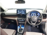 オシャレなインテリアで運転する気分も盛り上がりますよね^^