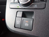 ☆オートブレーキホールド機能!「HOLD」スイッチを押し、システムONの状態にしておくことで、渋滞や信号待ちなどでブレーキを踏んで停車した時にブレーキペダルから足を離してもブレーキを保持するので安心☆