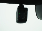 ◆ドライブレコーダー◆映像・音声などを記録する自動車用の装置です。 もしもの事故の際の記録はもちろん、旅行の際の思い出としてドライブの映像を楽しむことができます。