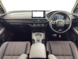 ★いつでも気持ちよく運転できて、使い勝手のいい収納や体をケアするシート、細部にまでこだわったインテリア♪