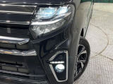 【LEDヘッドライト】悪天候や夜間走行時も良好な視界を確保し安心して運転できる高輝度LEDヘッドライトを装備!点灯速度が早く、消費電力も抑えられています。