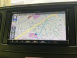 見やすい地図表示で、初めての道でも安心です。渋滞情報も確認できるので、スムーズな移動に貢献します。